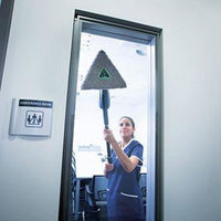 Stingray 330 OS Unger utilisé pour l’entretien des vitrages intérieurs.