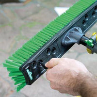 Brosse Unger avec Buses nLite à pulvérisation